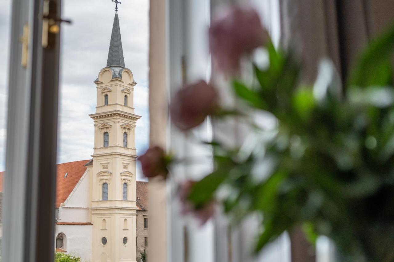 El Gusto Homes Town Sopron Extérieur photo