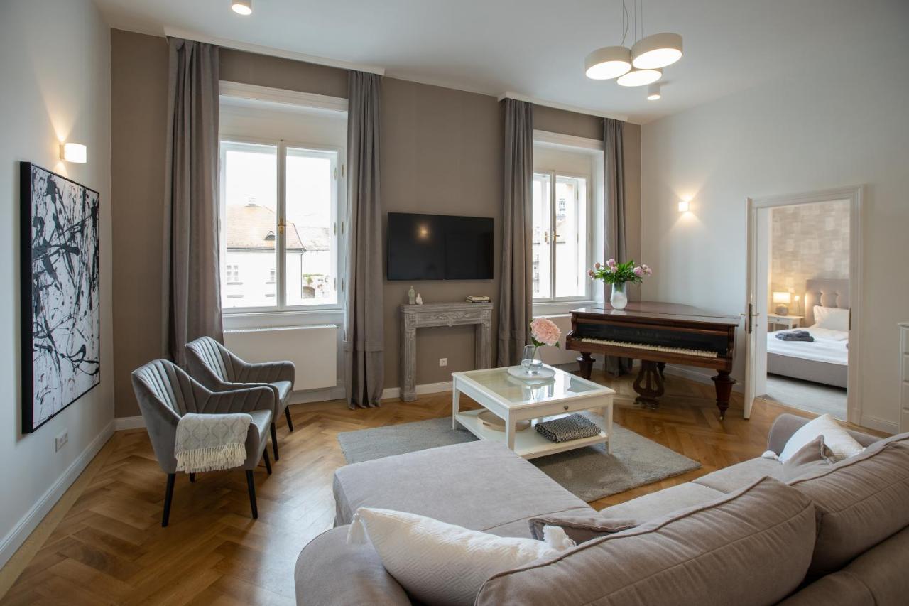 El Gusto Homes Town Sopron Extérieur photo