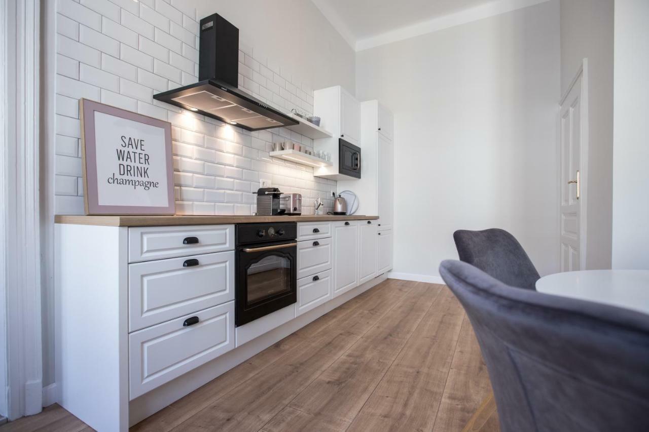 El Gusto Homes Town Sopron Extérieur photo